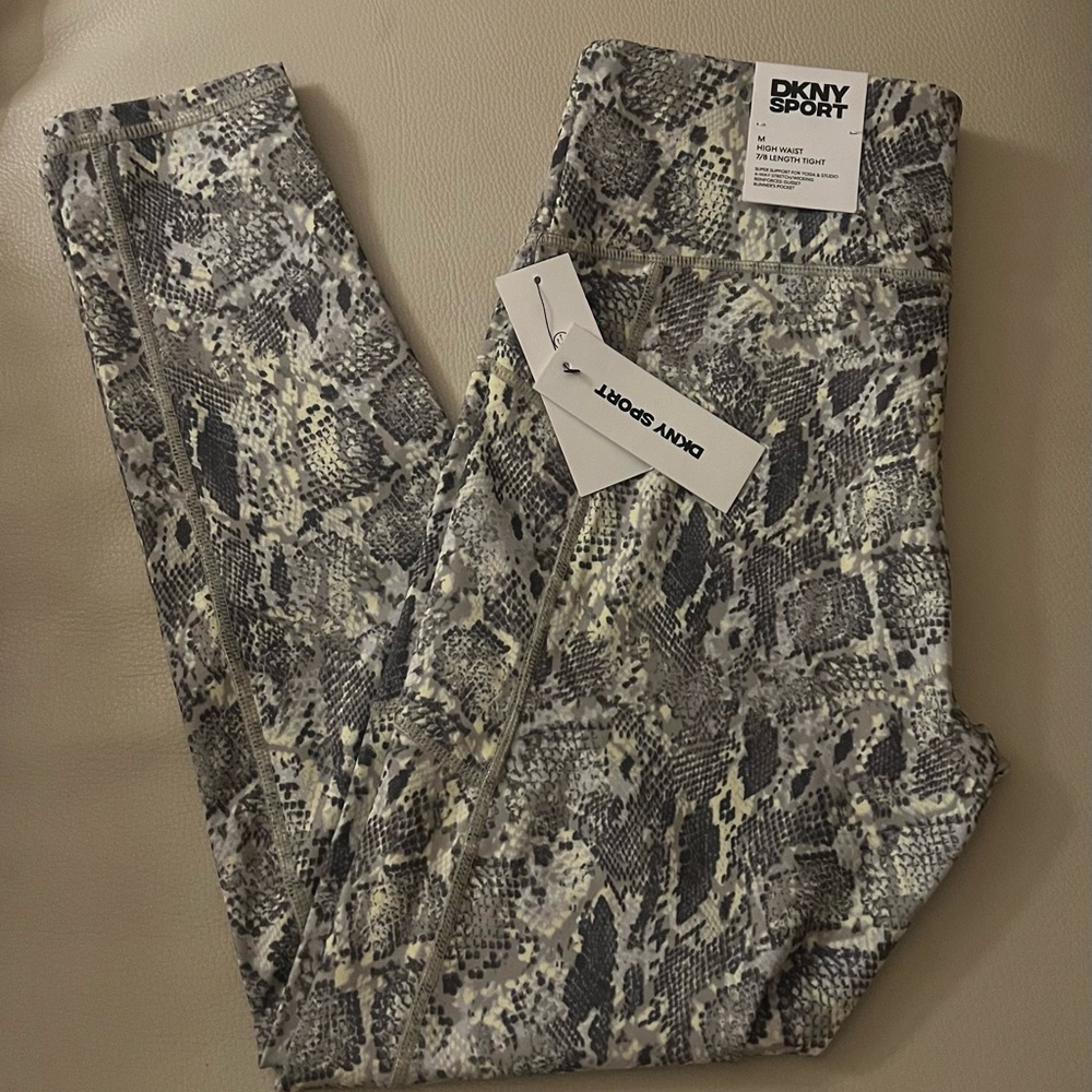 DKNY Sport High Waist Snake Print Leggings with Side Pockets. Medium, New!